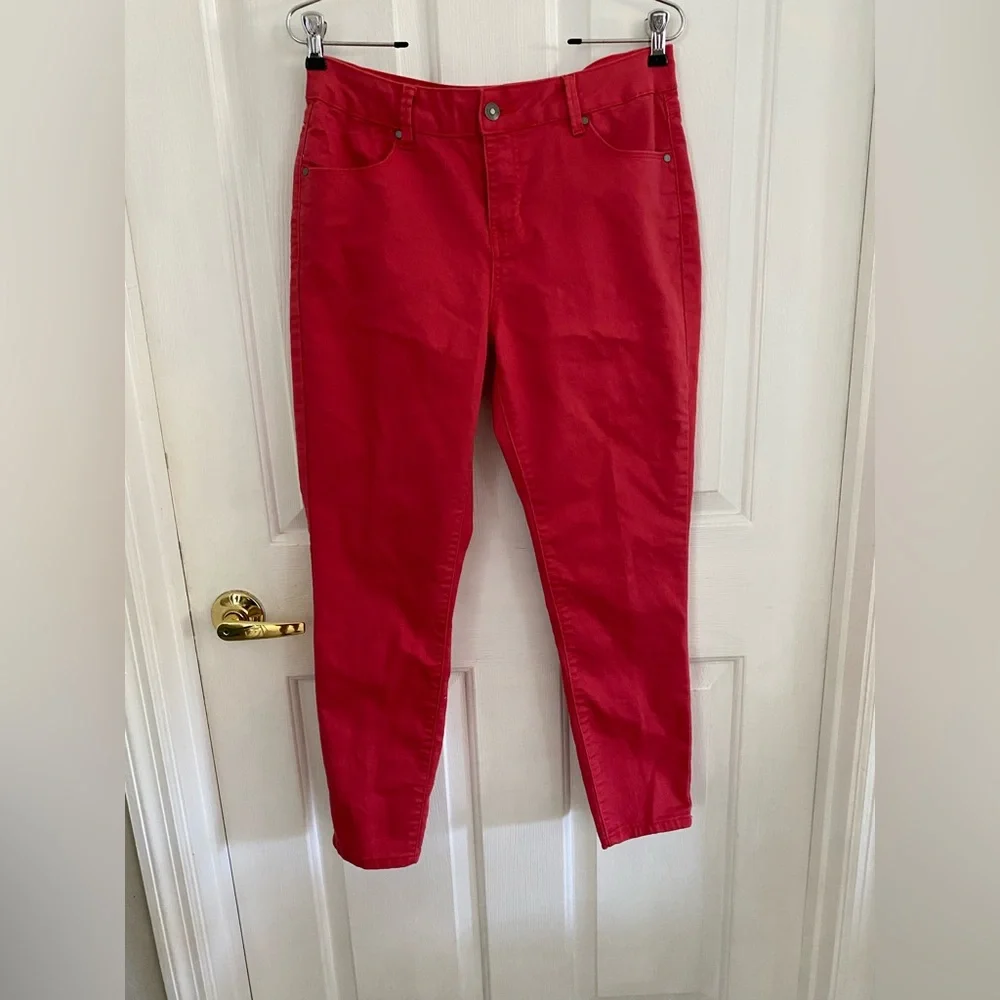 ARTISAN NY Women's Red Jeans - Picture 9 of 11